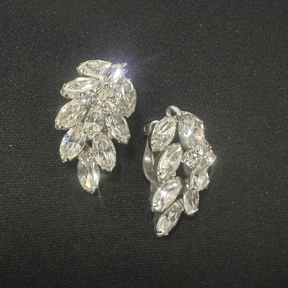 Sherman Vintage Clip On Earrings - Picture 3 of 4